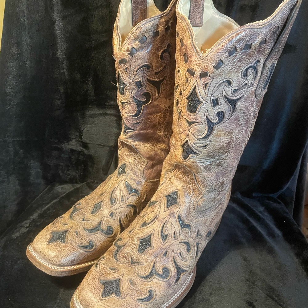Corral Tan/ Brown Leather Western Cutout Heeled Boots